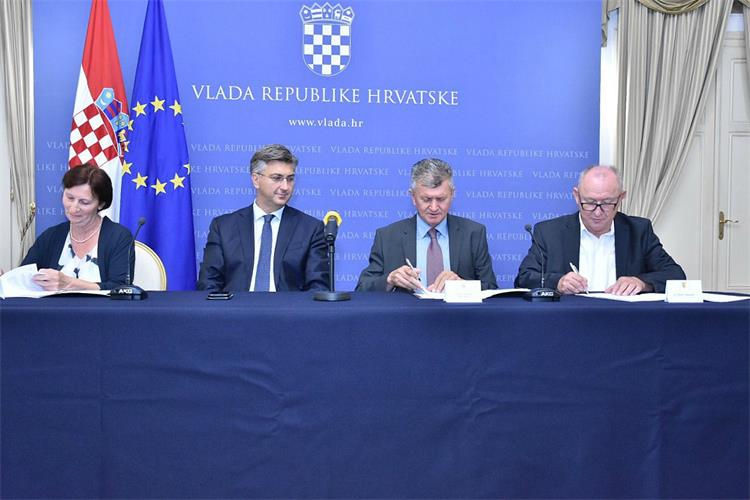 Slika /2019 Slike/Potpisivanje.jpg